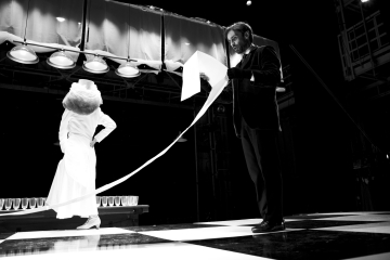 Kafka tańczy / reż. Lech Mackiewicz / fot. Adam Hanuszkiewicz / na zdjęciu Małgorzata Trybalska i Piotr Sierecki