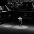 Światowej sławy musical Skrzypek na dachu w reżyserii Jana Szurmieja od 16 lat na deskach Teatru Żydowskiego w Warszawie.